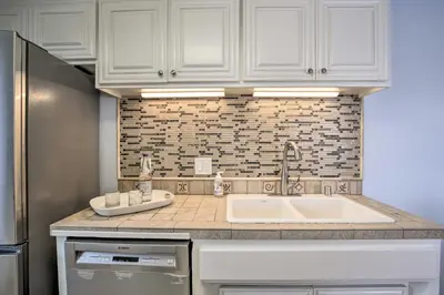 Gallery image of 315A Surf & Sand View 50 Steps To The Sand in Oceanside