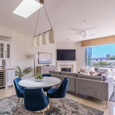 Water and sunset views in dreamy Cardiff by the sea