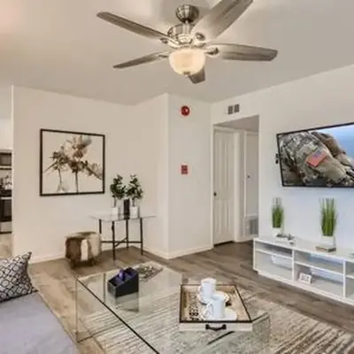 NEW - 6br home in Oceanside w Games BBQ Outdoor Seating