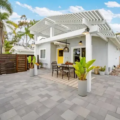 Colorful & Comfy Gem Close to Beach - Yard - Pkg