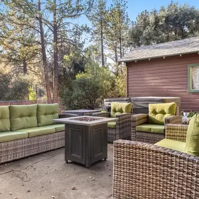 Buckthorn Beauty Private Hot Tub and Lounge Space