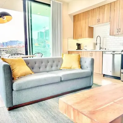 One Bedroom Apartment wBalcony and City Views!