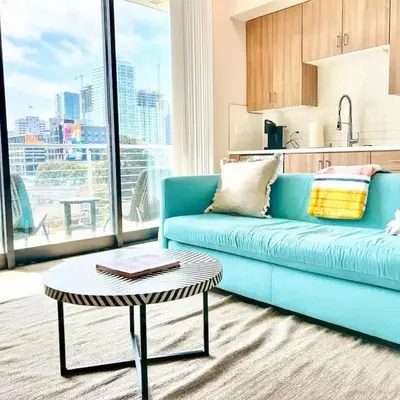 Beautiful One Bedroom Apartment With View of City