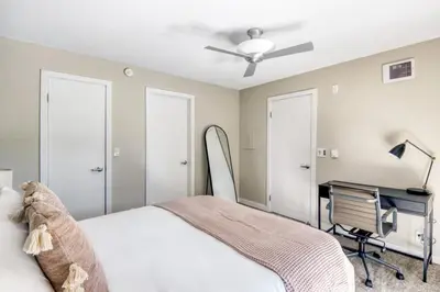 a bedroom with a bed and a desk at La Jolla 1br w gym wd pool nr bars shops SAN-8 in San Diego