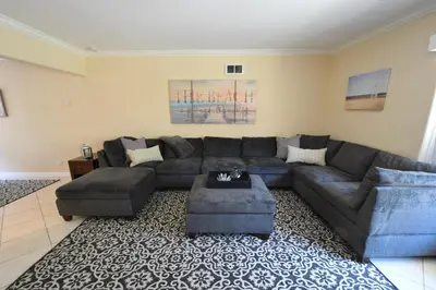 Gallery image of Newport Beach Getaway in Newport Beach