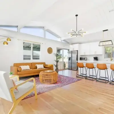 Remodeled Boho 2 Bed Near Zoo and Downtown