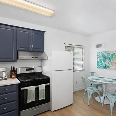 Designer Poolside 1Bed1Bth Retreat