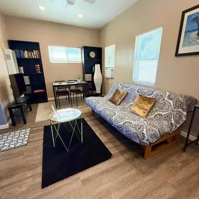 The studio apartment in Clairemont - New AC unit