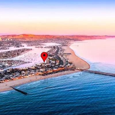 Luxury 2BR Steps to Beach & Pier with AC plus Garage Parking