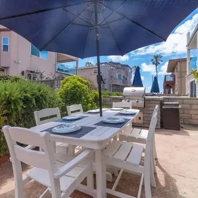 Stunning beach home - steps2sand