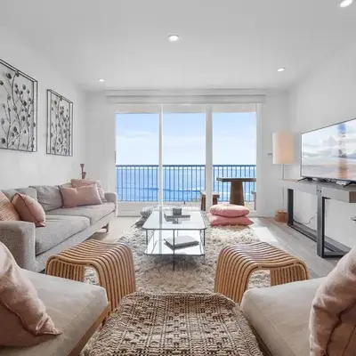 Sunset Cliffs Lookout - Ocean Front Luxury Condo