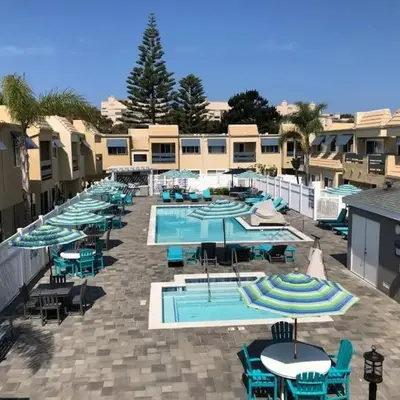 Sand Pebbles Resort - 1 Bedroom Condo in Great Location Right by the Beaches and Attractions