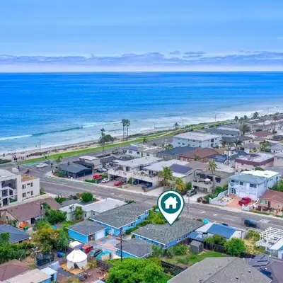 Walk To Beach - EV Charger - Outdoor Dining - 2BR