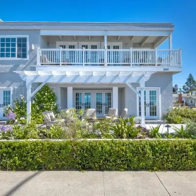 Juniper Beach Entire Home - Sleeps 18 - Oceanfront