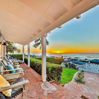 Oceanfront Dog Friendly Home with Waterfront Porch