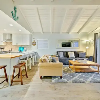 2 Story Home with Rooftop Deck next to the Bay & Beach