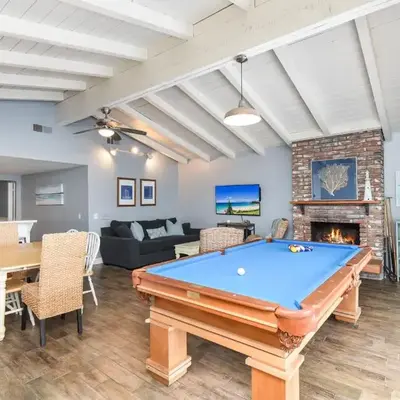 5 Bedroom Home with Pool Table steps to the Beach