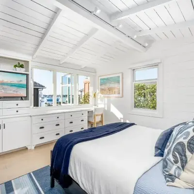 Balboa Island Luxury Penthouse Suite With Bay Views