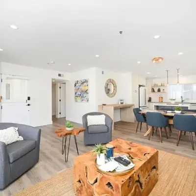 4 bedroom Renovated Home on Balboa Island