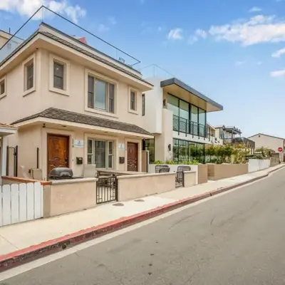 50 Steps to the Sand on 39th St - Newport Beach