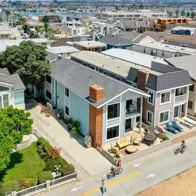 2 Homes Rented Together on the Oceanfront