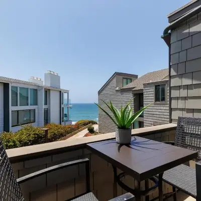 SB-6758 - Italian Coastal Getaway