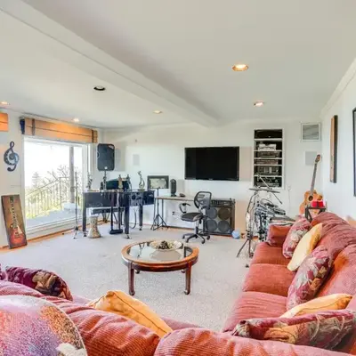 Belle View Laguna Beach Getaway with Patio