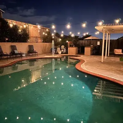HC Accessible 4 Bed 3 Bath with Sparkling Pool and Spa-we have lifts and roll in shower