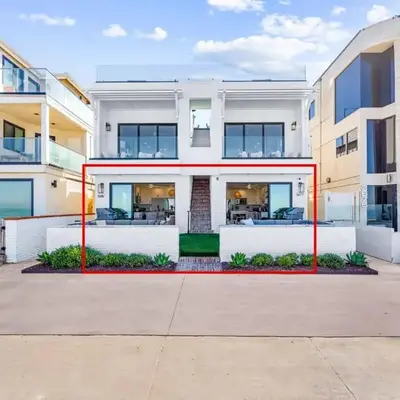 Entire Ground Beachfront Luxury Unit with Patio