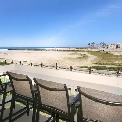 F4 - Beach Paradise