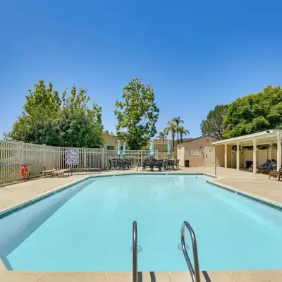 Escondido Townhome with Gas Grill and Golf Acess!