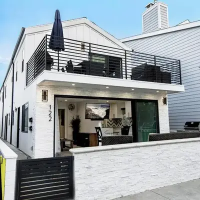 Upper West Newport