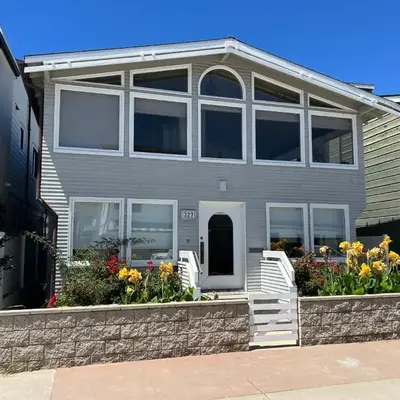 327 Alvarado Pl
