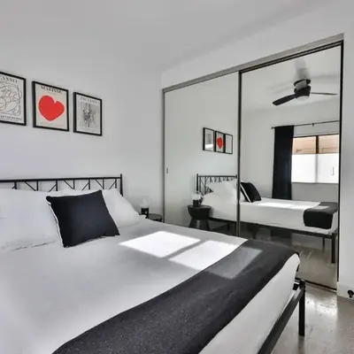 Bungalow near zoo and beach with AC