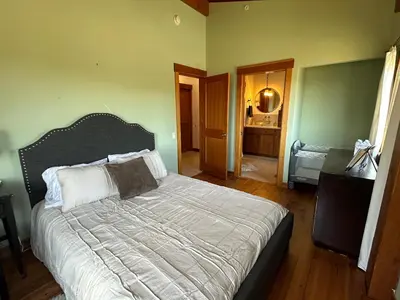 a bedroom with a large bed in a room at Sunset-Ridge in Alpine