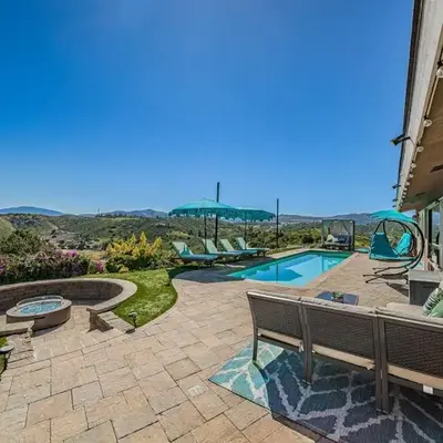 Lakeside Hilltop Retreat with Amazing Pool and Spa