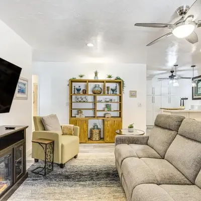 Oceanside Condo with Pool and Hot Tub Access!