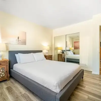 Charming Home Just Steps from the Beach 2 Bedroom