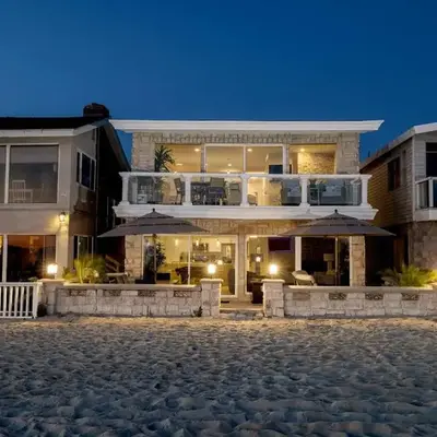 Oceanfront 3BR Home with Pool Table & Patio