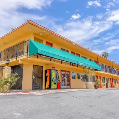 Hotel Avenida - Oceanside Camp Pendleton