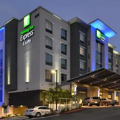 Holiday Inn Express & Suites San Diego - Mission Valley by IHG