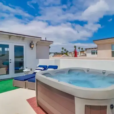 Rooftop Patio Hot Tub AC Beach & Bay Views