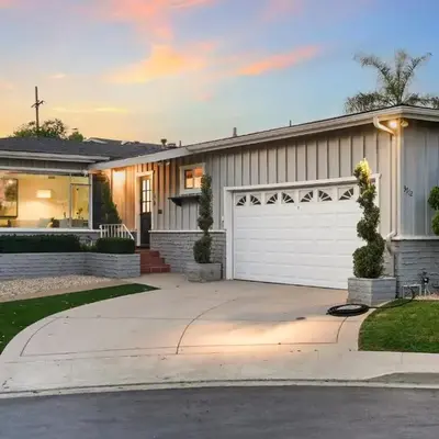 Hills Hideaway by CoastVH - Luxury Midtown 3br