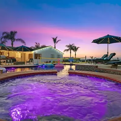 Immaculate 5BR Micro Resort with Heated Pool & Spa