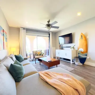 2 bed 2 bath penthouse condo with AC and Ocean Views