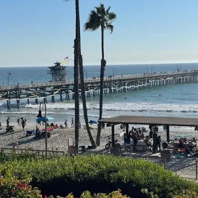 Walk to Beach - KING Apt In #1 Area - AB