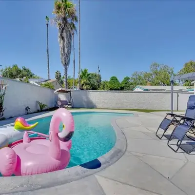 Double Flamingo HotTub BBQ Game Room Self Check-in