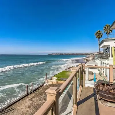 Massive 5 bedroom overlooking the water-STR14-0105