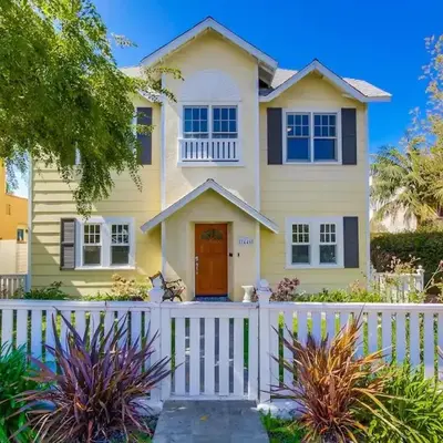 Lovely home with backyard oasis & great WiFi - walk to La Jolla Village