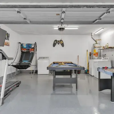 Hilltop Home Hot Tub BBQ Game Room Self Check-In
